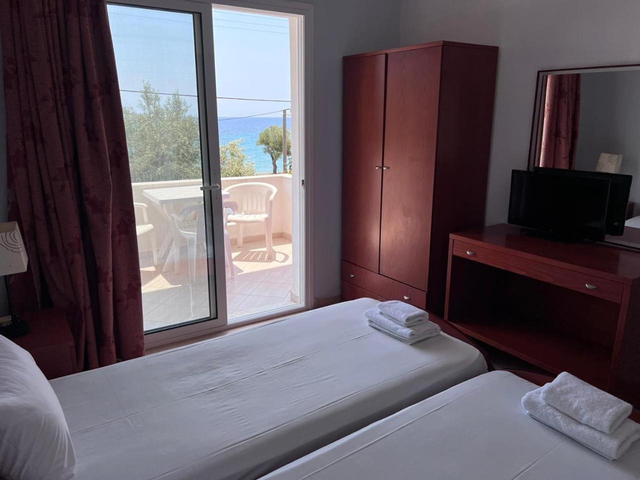 ניאה סקיוני Stavros Apartments מראה חיצוני תמונה